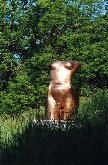 'Frau 209 in der Landschaft' von Ursula Fitz