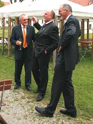 Veranstalten die Herren da gar einen Freudentanz?