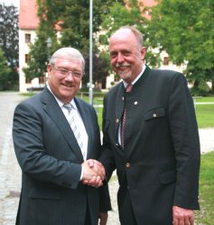 Minister Miller dankte Michael Pelzer nochmals persnlich